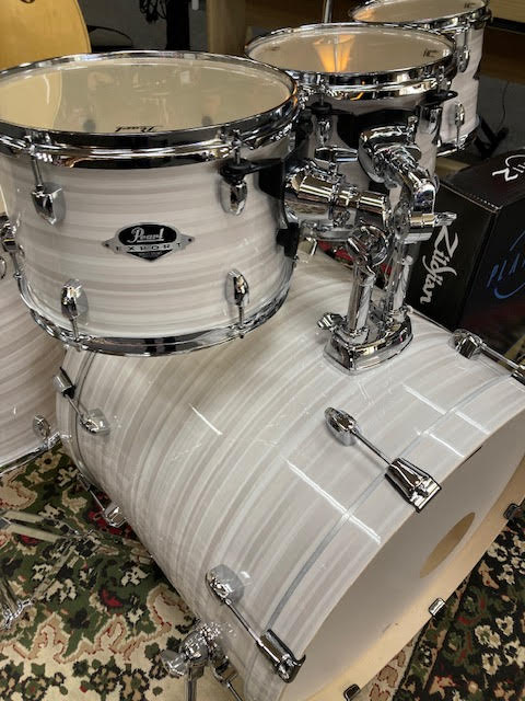 Pearl Export EXX Fusion plus Slipstream White  w/ zildjian cymbals + Bonus 8" Tom