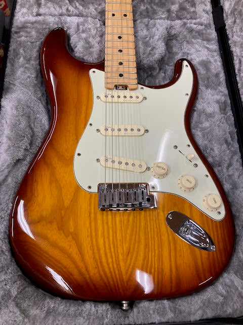 Fender Stratocaster Elite 2016 Sienna Burst w/ hardcase