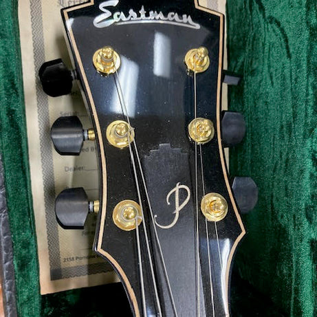 Eastman AR480CE-SB John Pisano Signature Sunburst Archtop Guitar – 2024 (pre-owned)