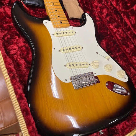 Fender Stratocaster Vintage II 1957RI w/case (preowned)