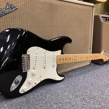 Fender Stratocaster 2008 Black Immaculate condition w/ case