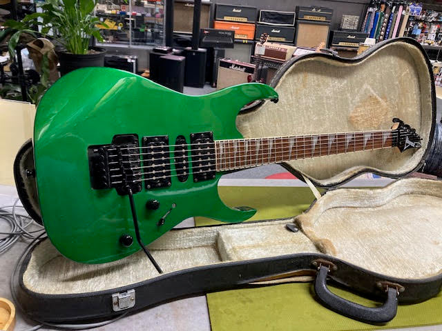 Ibanez RG270DLX electric guitar w/ hardcase