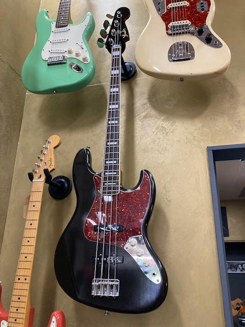 Custom Jazz bass w/ Fender case (preowned)