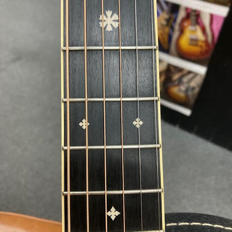 Martin CEO-9  acoustic guitar w/ case (preowned)