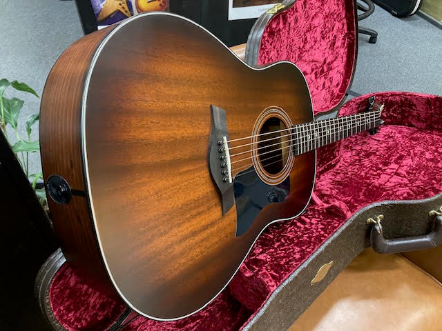 Taylor 327E Grand Pacific acousic/electric guitar w/ case (preowned)