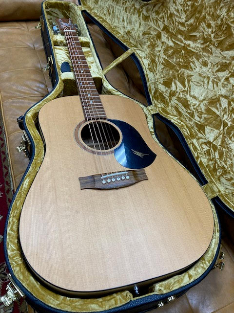 Maton S60 Road series acoustic guitar w/ hardcase (preowned)