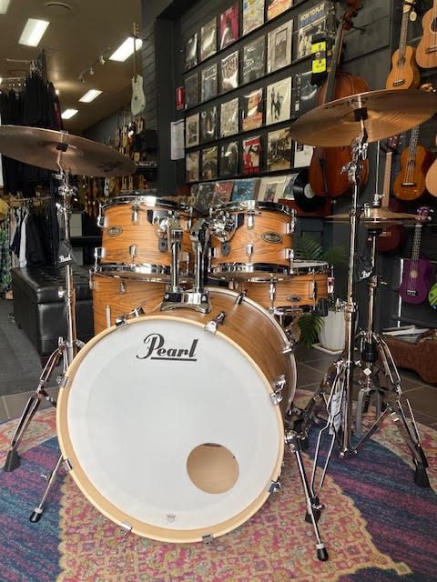 Pearl Decade Maple Satin Caramel Veil drum kit package