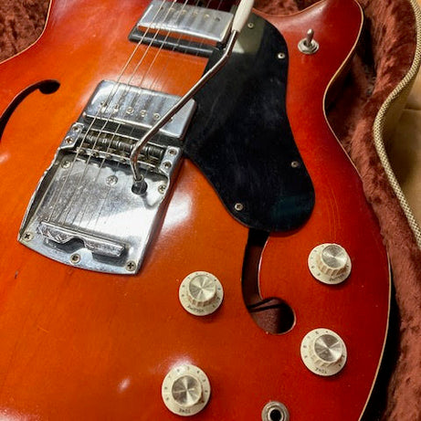Supro Clermont 1967-8 semi-hollowbody electric guitar w/ case