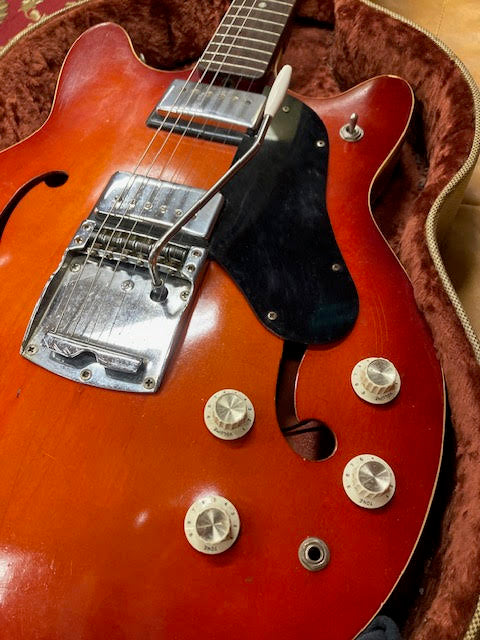 Supro Clermont 1967-8 semi-hollowbody electric guitar w/ case