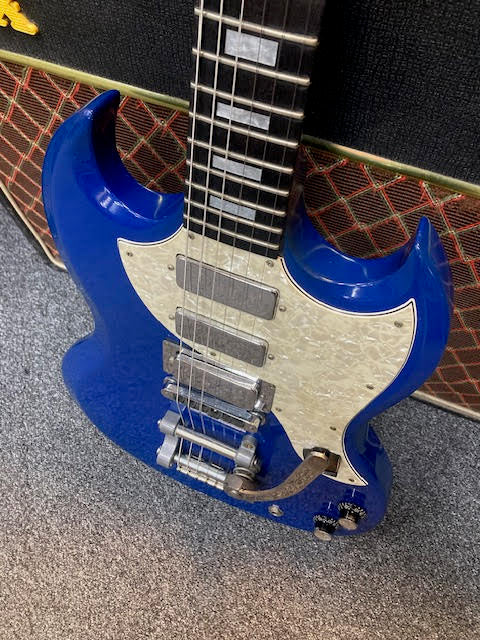 1999 USA Gibson SG Deluxe (Three Mini Humbucker) – Super Rare Blue Ice (pre-owned – in very good condition)