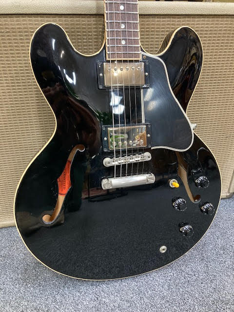 Gibson ES335 Ebony w/ case 2008