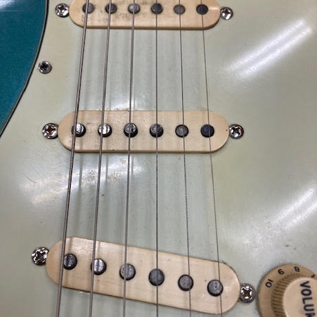 Fender Stratocaster 1962 electric guitar w/ original case - refin