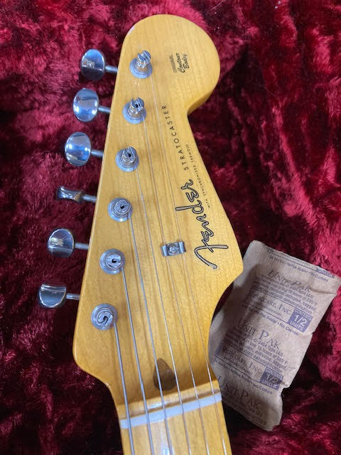 Fender Stratocaster Vintage II 1957RI w/case (preowned)