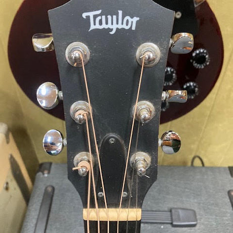 Preowned Taylor GS Mini w/ deluxe gigbag