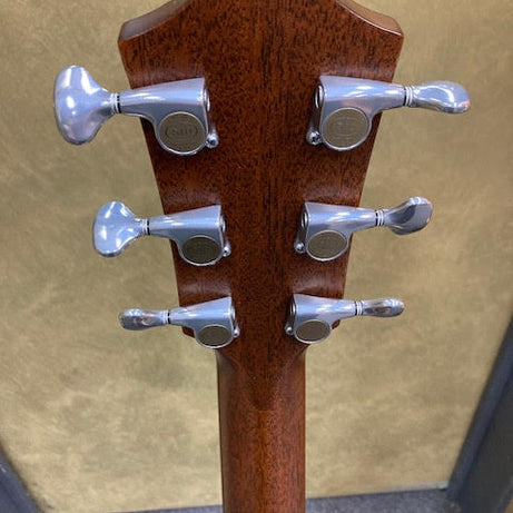 Taylor 814CE DLX acoustic electric guitar (preowned)