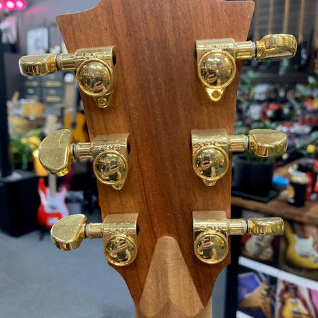 Cole Clark FL2 Redwood/ Blackwood acoustic/electric guitar (preowned - immaculate)