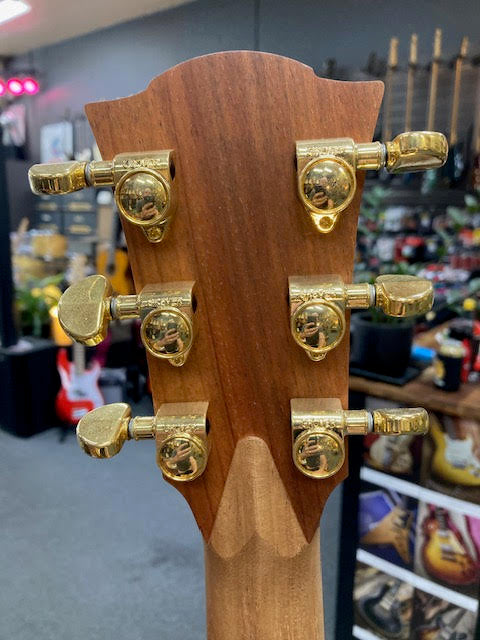 Cole Clark FL2 Redwood/ Blackwood acoustic/electric guitar (preowned - immaculate)