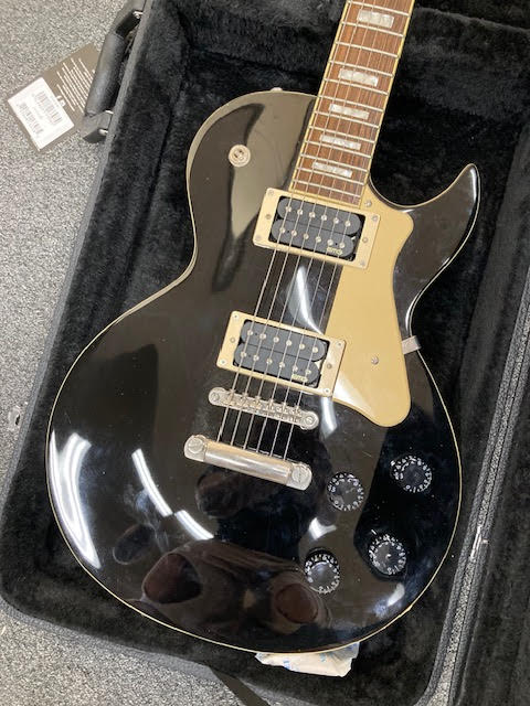 Cort LP CR230 Classic Rock black electric guitar w/ hardcase