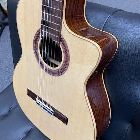 Cordoba GK Studio Negra Flamenco Guitar w/GigBag