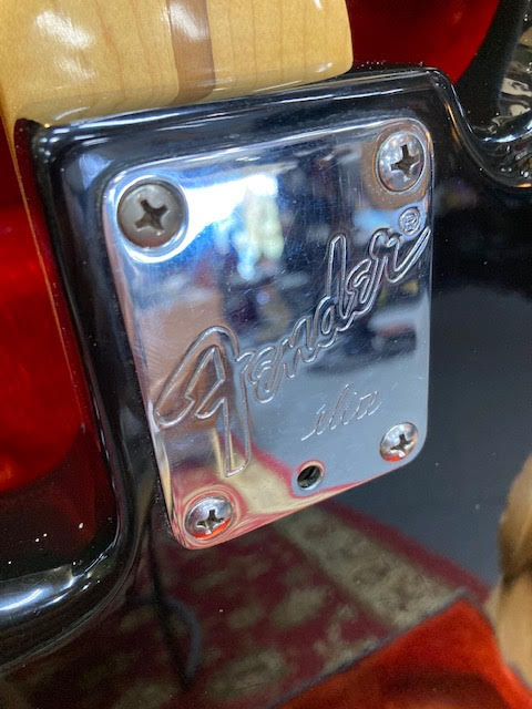 Fender Precision Elite 1983 Vintage Bass guitar w/ Vintage Fender case