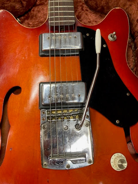 Supro Clermont 1967-8 semi-hollowbody electric guitar w/ case