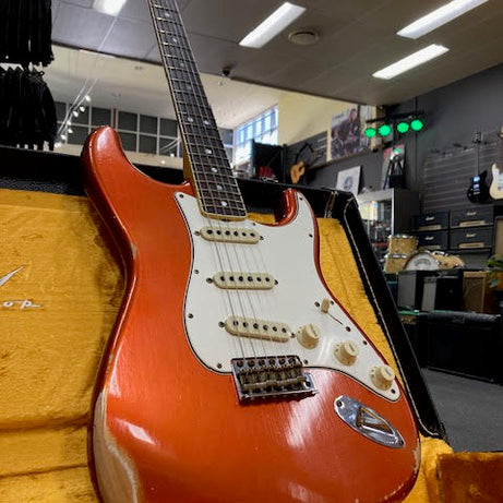 Fender Custom Shop Stratocaster 1967RI Limited edition Relic w/ case + candy