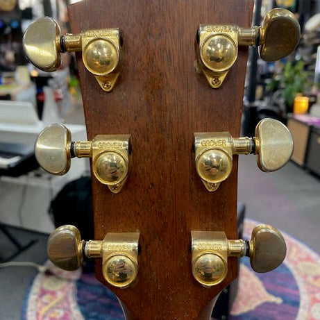 Taylor 710CE 1999 acoustic/electric guitar w/ case