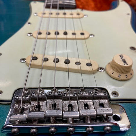 Fender Stratocaster 1962 electric guitar w/ original case - refin
