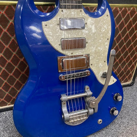 1999 USA Gibson SG Deluxe (Three Mini Humbucker) – Super Rare Blue Ice (pre-owned – in very good condition)