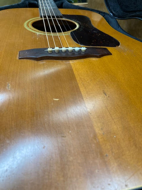 Guild D35 1976 vintage acoustic electric w / case