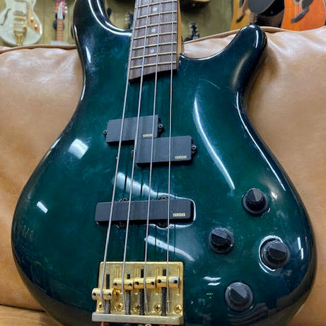 Yamaha Motion B Bass Emerald green w/ hardcase
