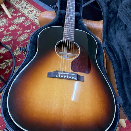 Gibson J45 standard 2024 w/ hardcase (preowned)