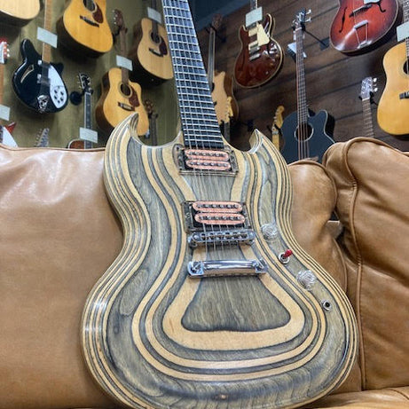 Gibson Zoot 2009 Limited edition  Black and Natural w/ gigbag