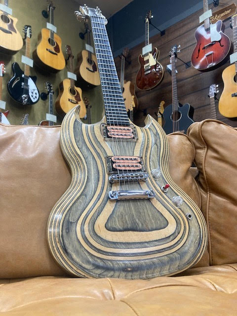 Gibson Zoot 2009 Limited edition  Black and Natural w/ gigbag