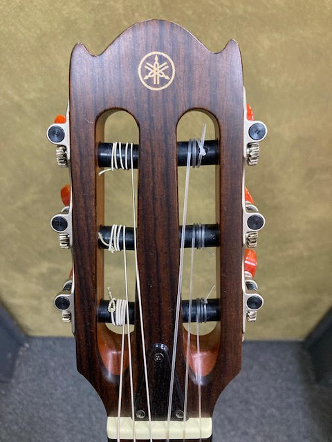 Yamaha NTX900FM Classical Acoustic-Electric Guitar w/Flamed Maple Back (preowned)