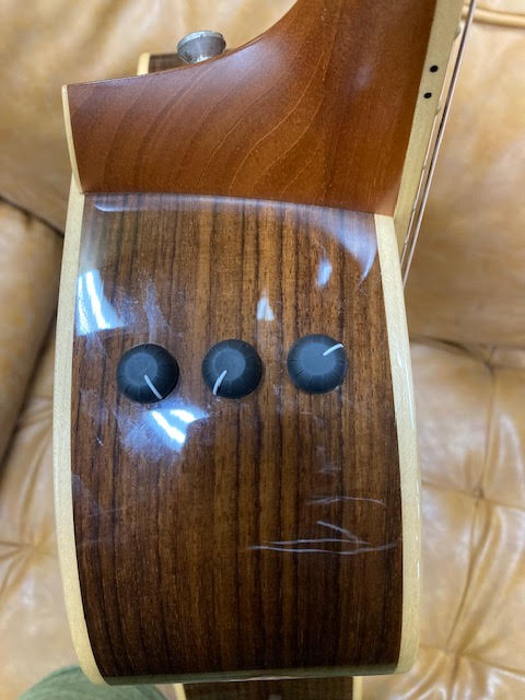 TAYLOR 814ce ACOUSTIC ELECTRIC GUITAR W/ CASE (PREOWNED)