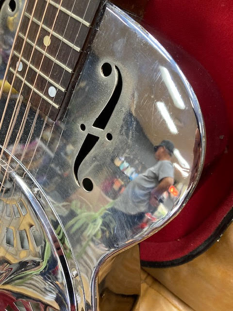 Vintage Dobro 1973 Metal guitar w/ case