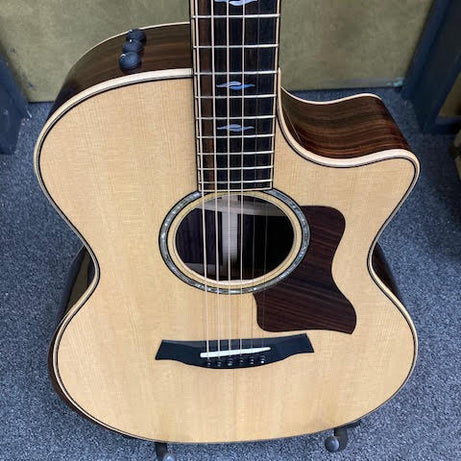 Taylor 814CE DLX acoustic electric guitar (preowned)