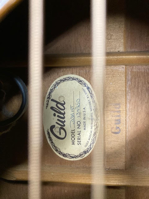 Guild D35 1976 vintage acoustic electric w / case