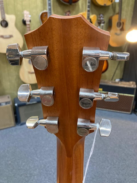 TAYLOR 814ce ACOUSTIC ELECTRIC GUITAR W/ CASE (PREOWNED)