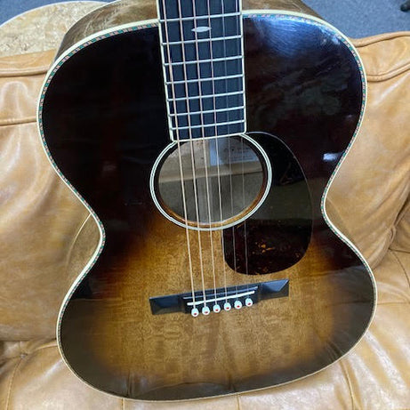 Martin CEO-9  acoustic guitar w/ case (preowned)