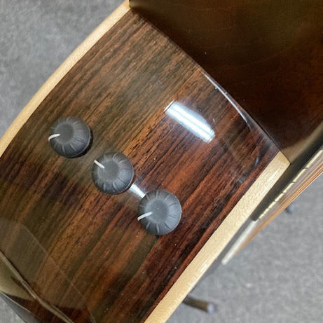 Taylor 814CE DLX acoustic electric guitar (preowned)