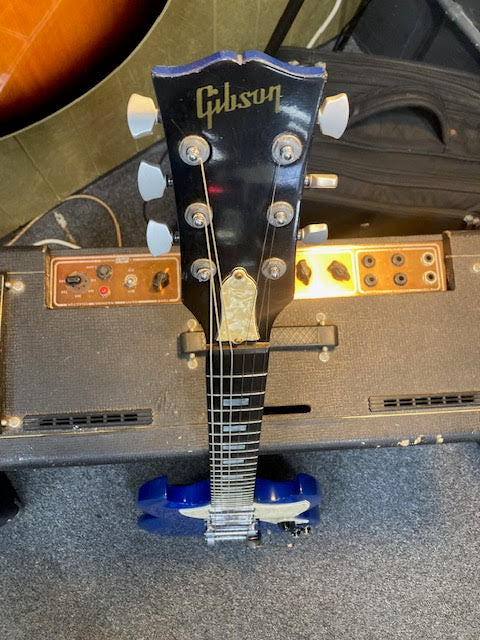 1999 USA Gibson SG Deluxe (Three Mini Humbucker) – Super Rare Blue Ice (pre-owned – in very good condition)