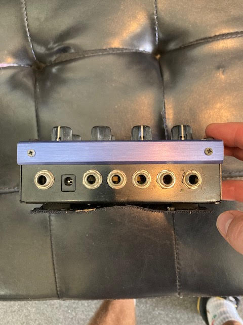 Akai Headrush looper pedal