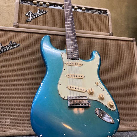 Fender Stratocaster 1962 electric guitar w/ original case - refin