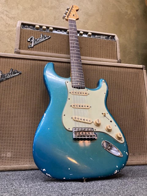 Fender Stratocaster 1962 electric guitar w/ original case - refin