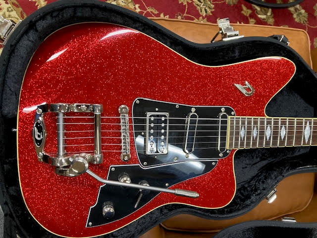 Duesenberg Paloma Red Sparkle electric guitar w/ case (preowned)