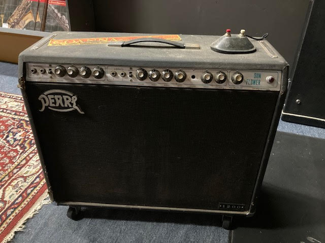Pearl Sun Flower Guitar amplifier (NOT WORKING)