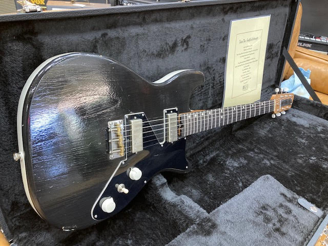 DeluxeTone Cosmopolitan Duo "Sweet Tuxedo" Custom guitar w/ hardcase