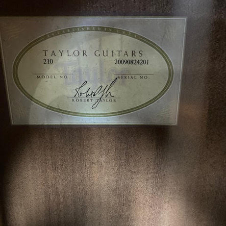 Taylor 210 acoustic guitar w/ Taylor bag (preowned)
